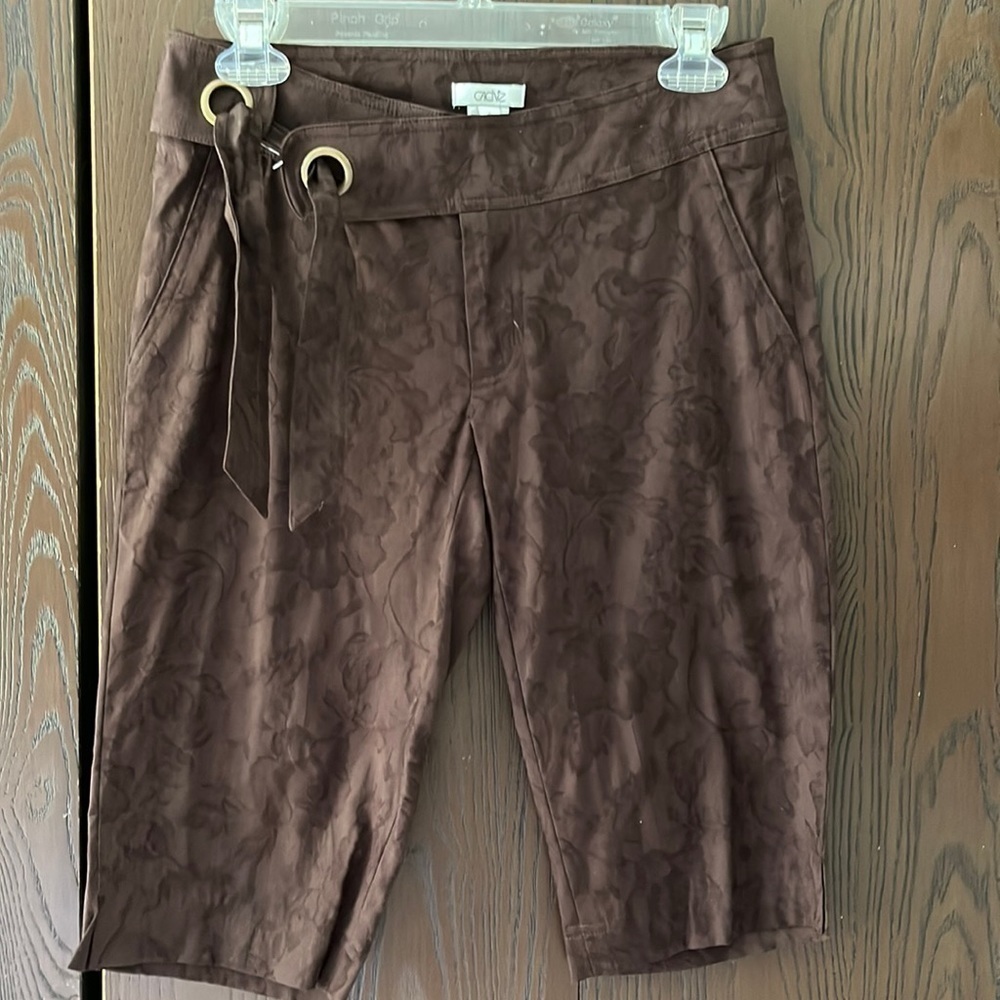 Cache dark brown brocade pattern Bermuda shorts. Size 2 NWT